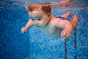 Leia mais sobre o artigo Natação para crianças: tudo o que você precisa saber para seu filho praticar essa atividade física!