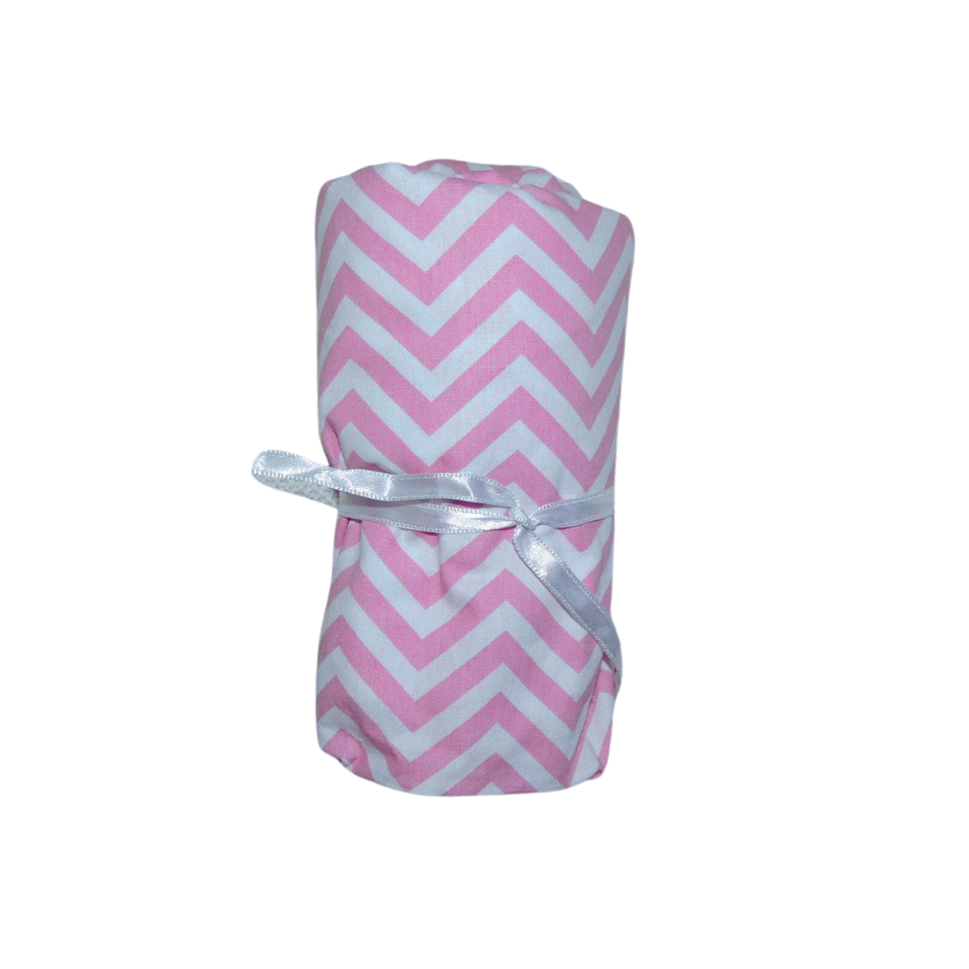 Lençol Para Mini Berço Agarradinho para colchões de 86x42x8 – Chevron Rosa Colo de Mãe