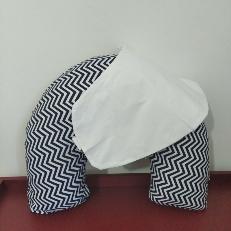 Almofada de Amamenta??o - Chevron Marinho e branco + capa extra Off White