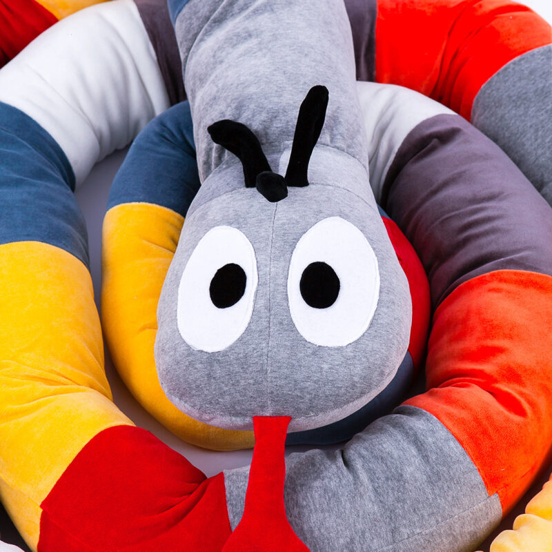 Cobra de Plush Multiuso Montessoriana Colorida Cabeça Cinza 5m