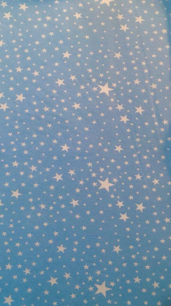Toalha Bebê Estrelas com fundo azul- 90cm x 80cm