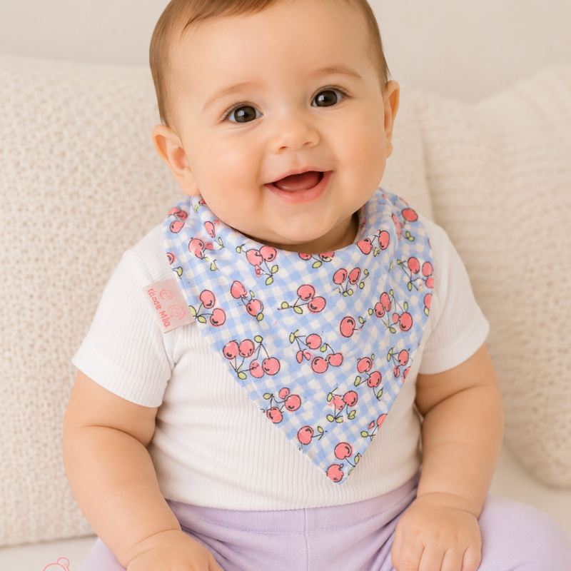 Babador Bandana Duplo Atoalhado Cerejinha Colo de Mãe