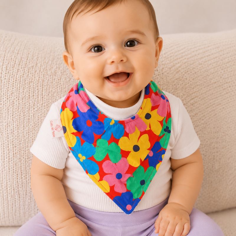 Babador Bandana Duplo Atoalhado Flores Colo de Mãe