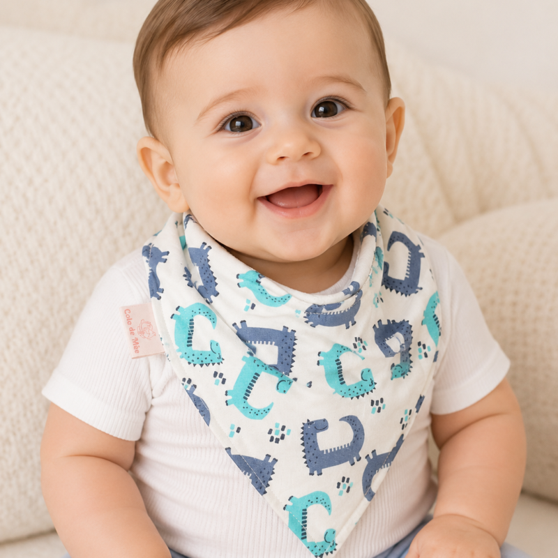 Babador Bandana Duplo Atoalhado Dino Spike Colo de Mãe